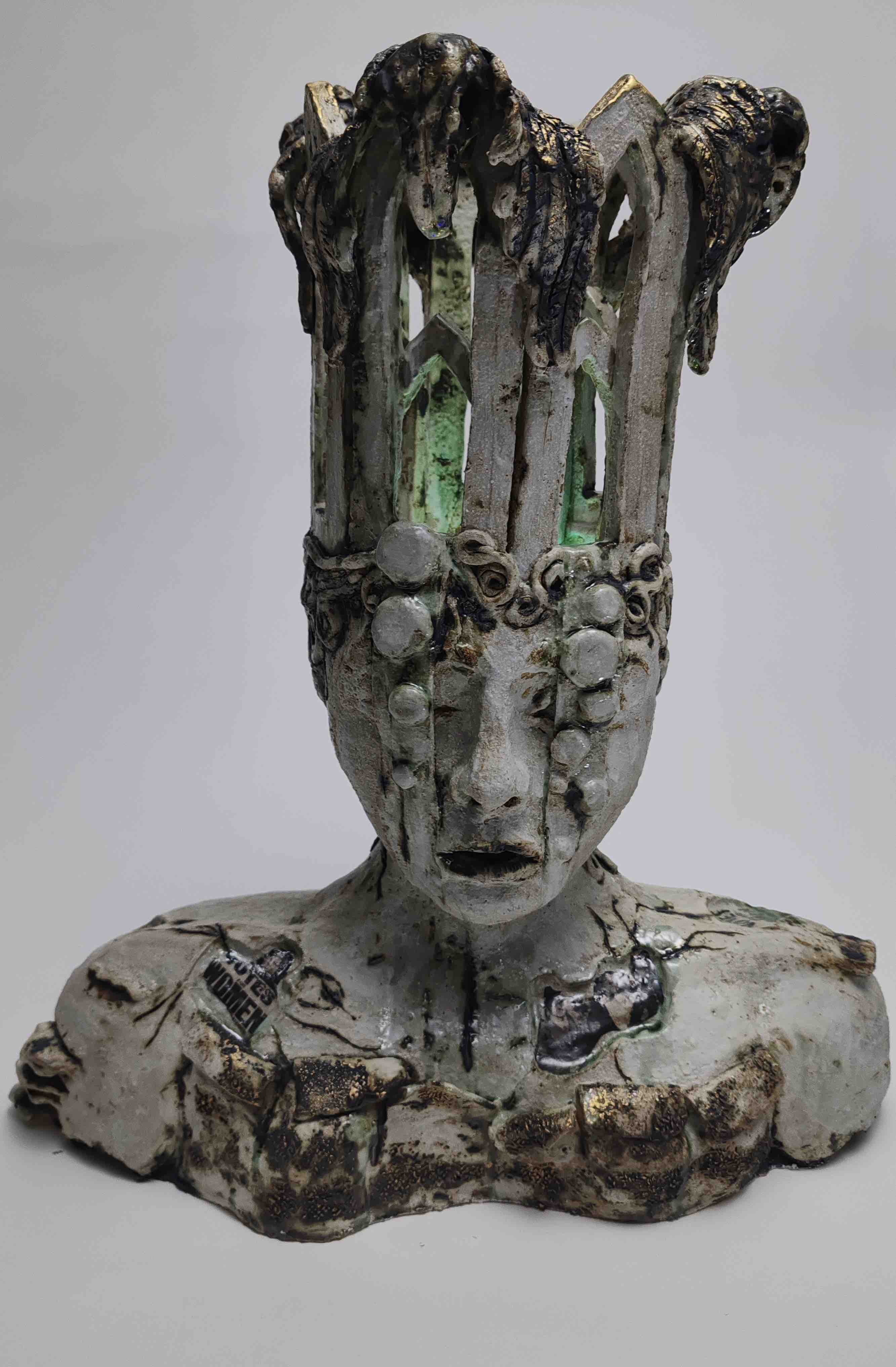 Julie Doel, BA Crefftau Dylunio, Gwydr a Serameg